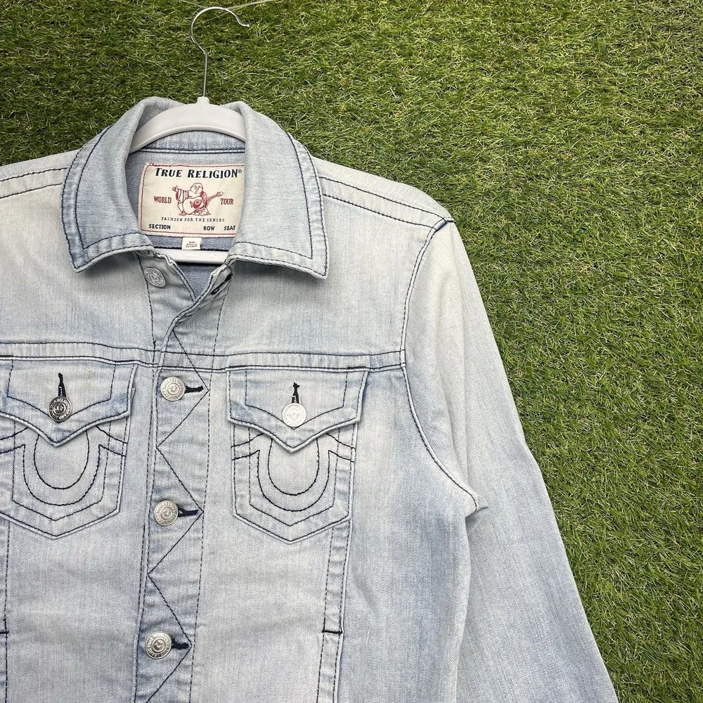 True Religion Trucker Jacket Mens Small 15426-00 Cotton Light Wash Denim Button